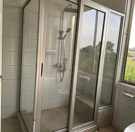 shower cabins installation and maintenance services (5)